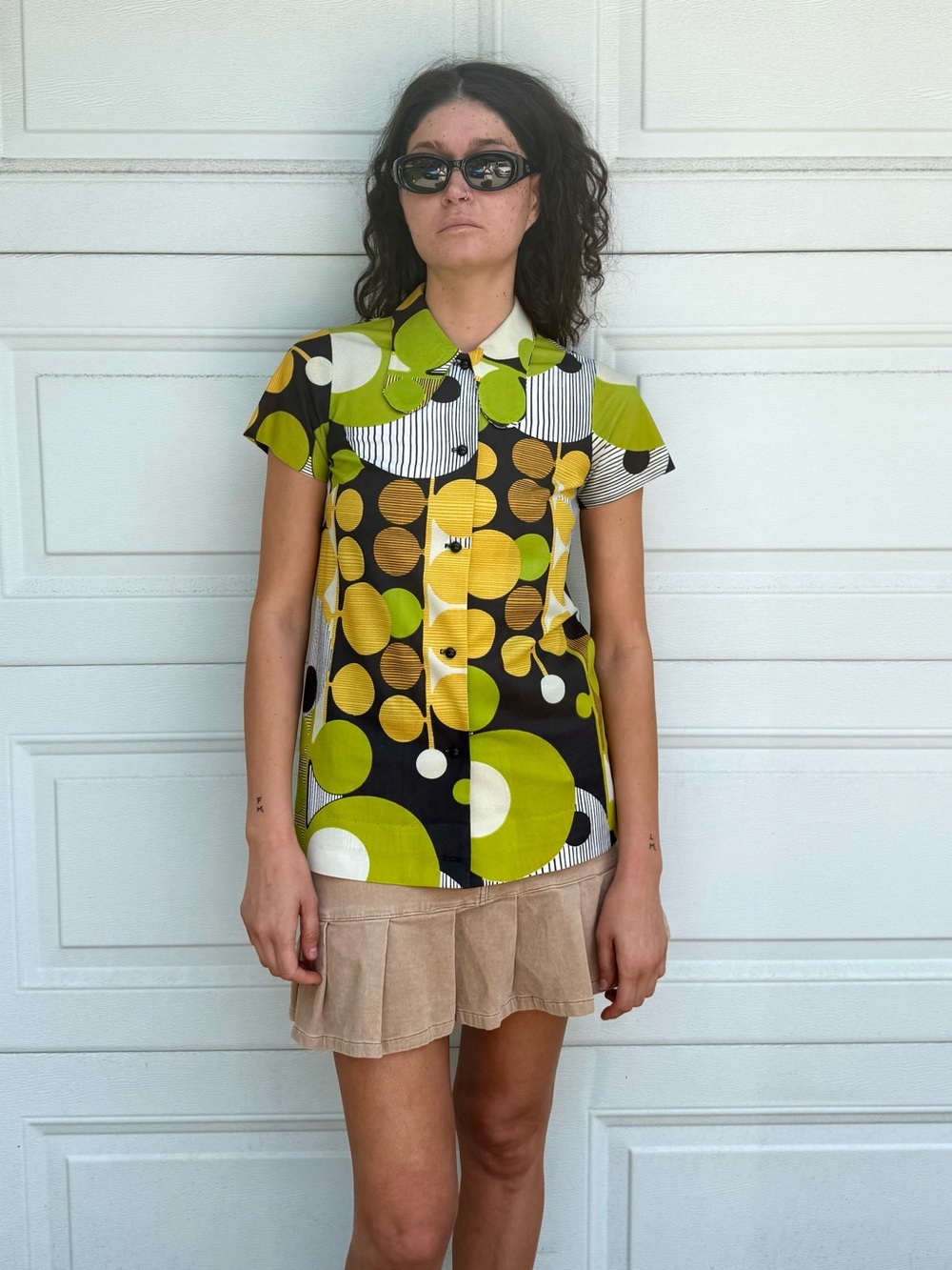 Vintage 60s Top Mod Polyester Op Pop Art Polka Dot Short-Sleeve Button-Up Top
